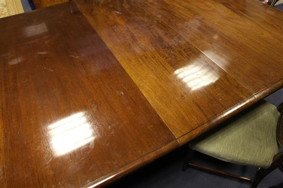 A large William IV and later mahogany five pillar extending dining table, 21ft 10in. x 5ft 2.5in. x 2ft 5in.